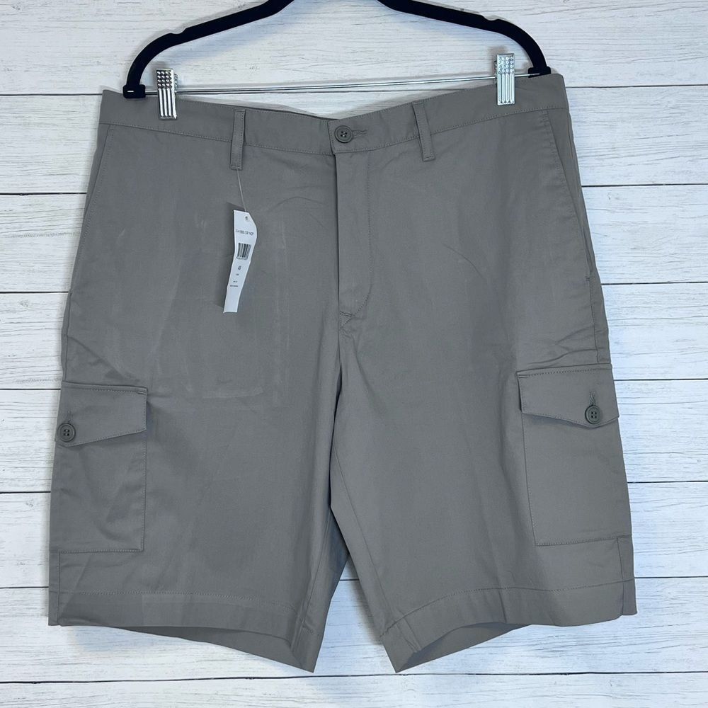 NWT Lacoste Sport Cargo Shorts Gray Khaki 💗